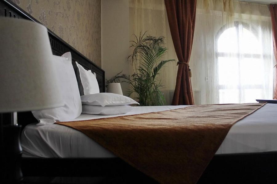 Hotel Imperium Сучава Экстерьер фото