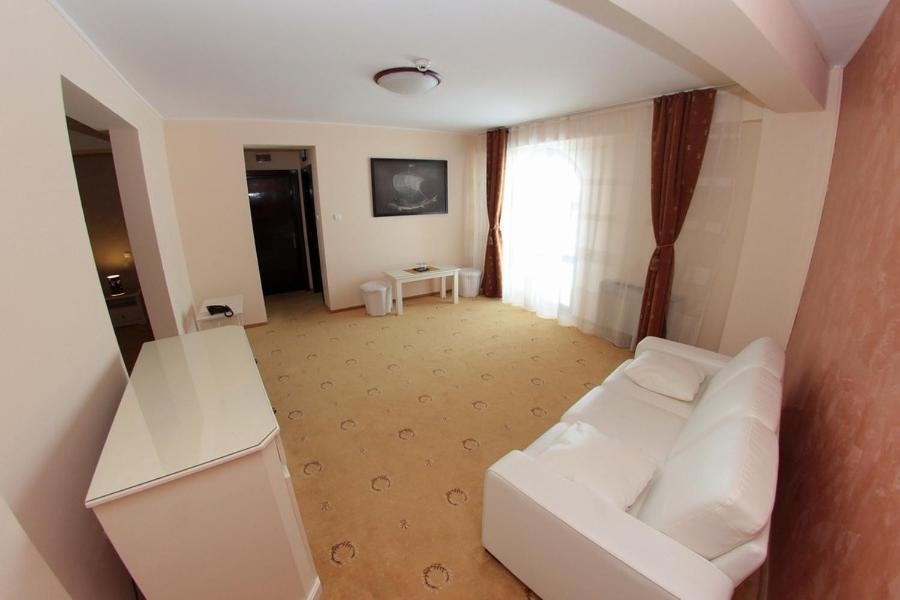 Hotel Imperium Сучава Экстерьер фото